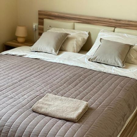 Opera House Apartment Лвив Екстериор снимка
