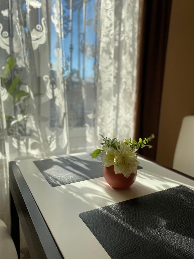 Opera House Apartment Лвив Екстериор снимка