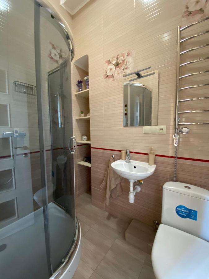 Opera House Apartment Лвив Екстериор снимка